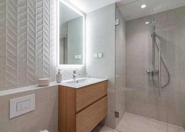 Modern City Center Apartament